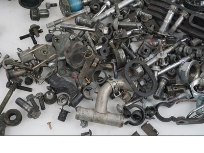 Baksidan på Skruv / Mutter etc från en Yamaha XJ 900 S -1997 motorcykel.