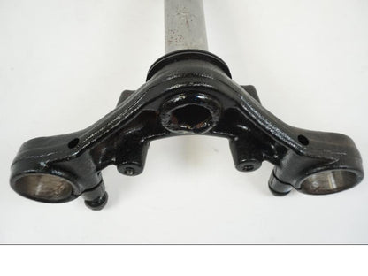 Snett uppifrån på Gaffelkrona från en Honda CBR 125 R -2006 motorcykel.