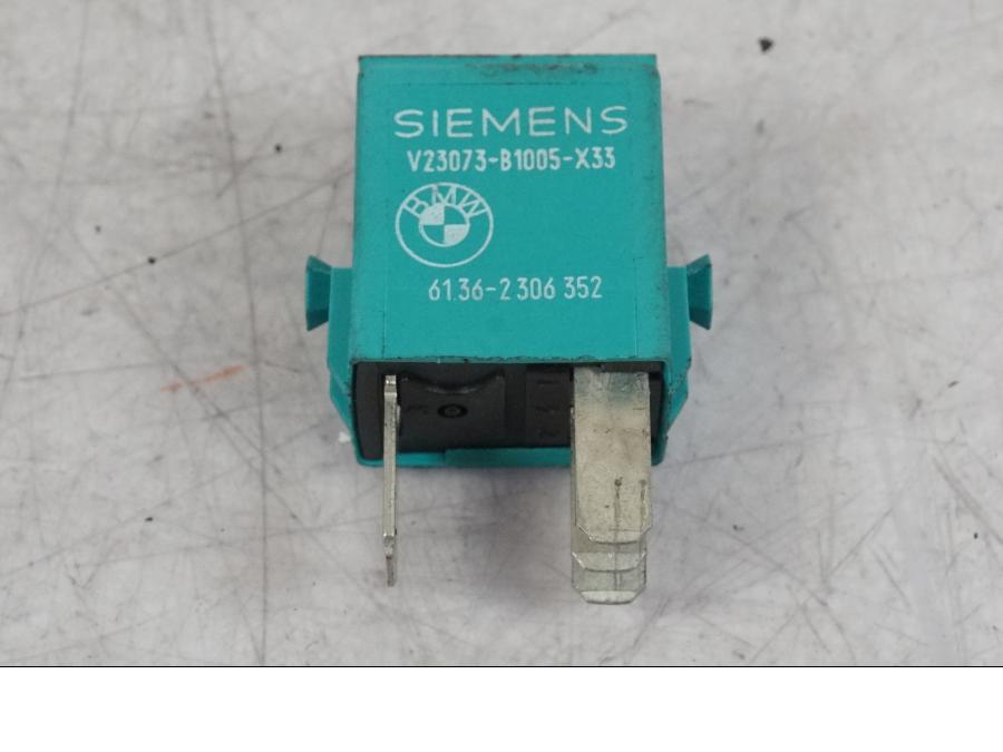 Framsidan på Relä från en BMW R 1100 GS -1998 motorcykel.