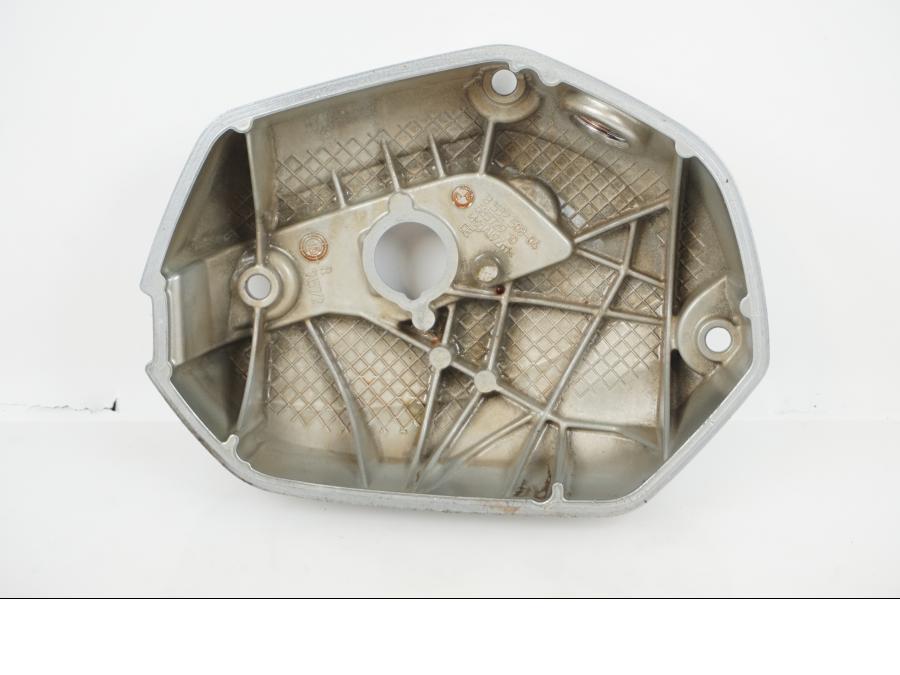 Snett uppifrån på Ventilkåpa från en BMW R 1200 RT -2017 motorcykel.