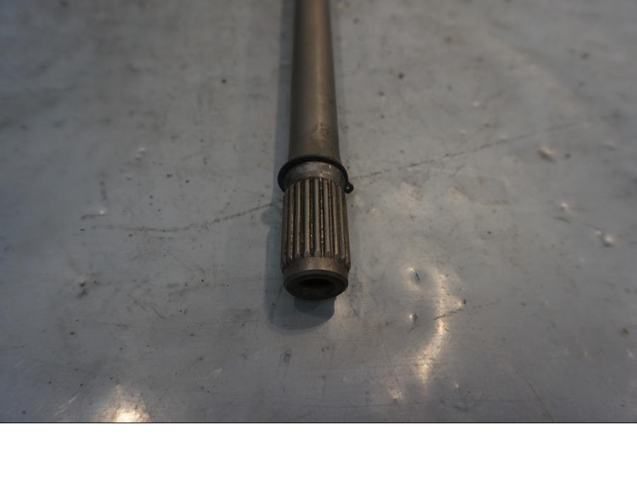 Höger sida på Kardanaxel från en Yamaha XT 1200 Z -2011 motorcykel.