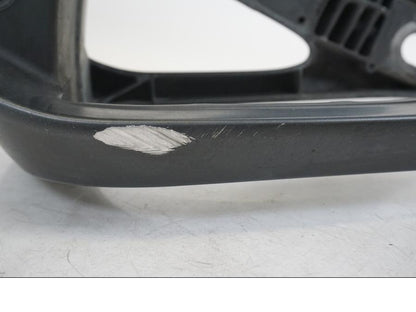 Vänster sida på Sving från en Yamaha YZF 1000 R1 -2004 motorcykel.