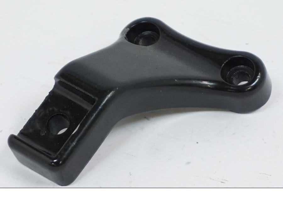 Framsidan på Fotpinnefäste från en Kawasaki VN 1500 -2002 motorcykel.