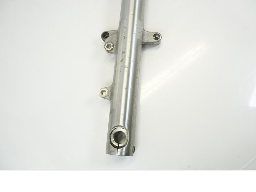 Baksidan på Gaffelben från en Yamaha XVZ 1300 -1997 motorcykel.