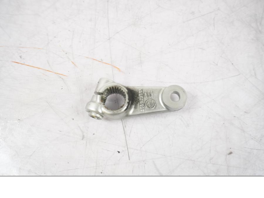 Baksidan på Växelarm från en Ducati Multistrada 1260 -2020 motorcykel.