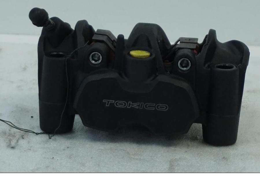 Framsidan på Bromsok från en Suzuki DL 1000 -2016 motorcykel.