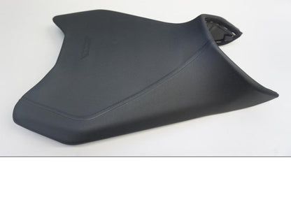 Framsidan på Sadel från en KTM 790 Duke -2020 motorcykel.