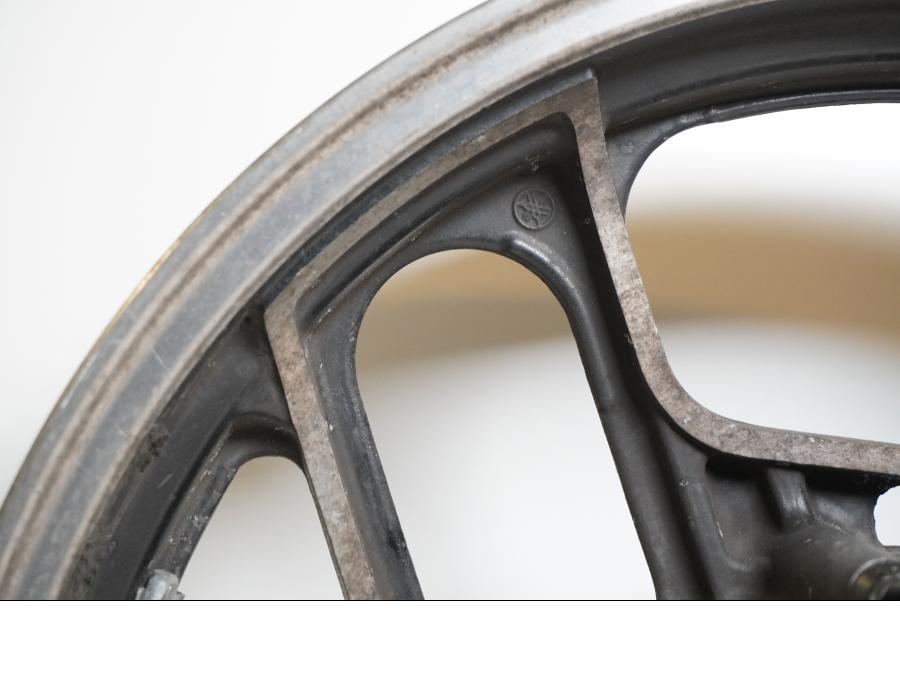 Extrabild6 på Fälg från en Yamaha FJ 1200 -1986 motorcykel.