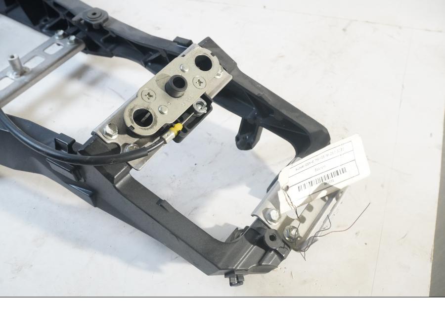 Framsidan på Bakram från en Suzuki GSX-R 750 -2015 motorcykel.