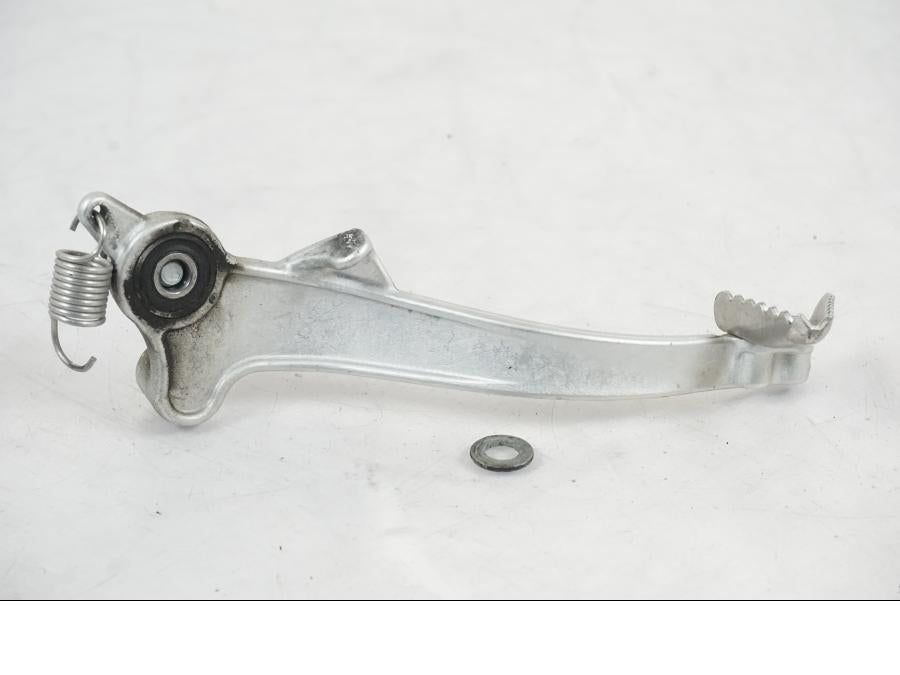 Baksidan på Bromspedal från en Husqvarna 701 SUPERMOTO ABS -2016 motorcykel.