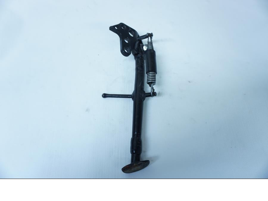 Baksidan på Sidostöd från en Aprilia RSV 1000 -2004 motorcykel.