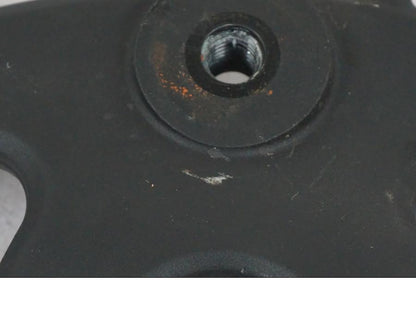 Baksidan på Motorfäste från en KTM 1190 Adventure -2015 motorcykel.