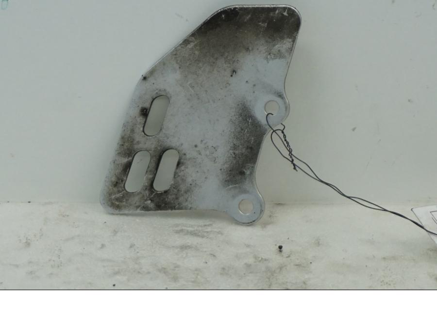 Baksidan på Bromshuvudcylinderskydd från en Suzuki DL 1000 -2016 motorcykel.