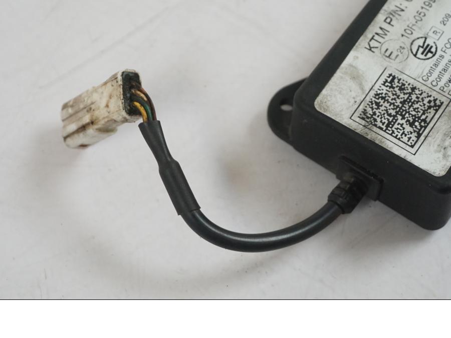 Baksidan på Control Unit från en KTM 1290 Super Duke R -2018 motorcykel.