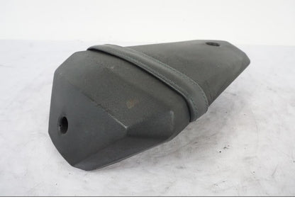 Framsidan på Sadel från en Yamaha YZF-R 125 -2008 motorcykel.