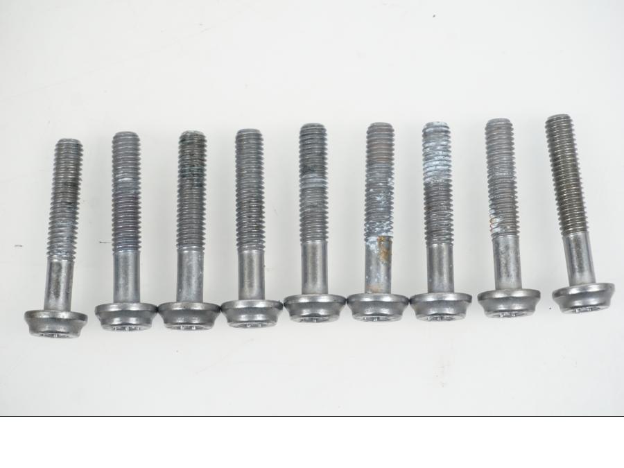 Baksidan på Skruv / Mutter etc från en BMW F 850 GS -2019 motorcykel.