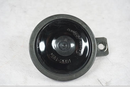 Framsidan på Signalhorn / Tuta från en Honda VT 600 C -1998 motorcykel.