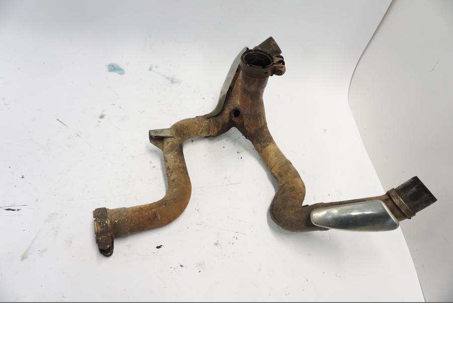 Höger sida på Grenrör från en Suzuki DL 1000 -2003 motorcykel.