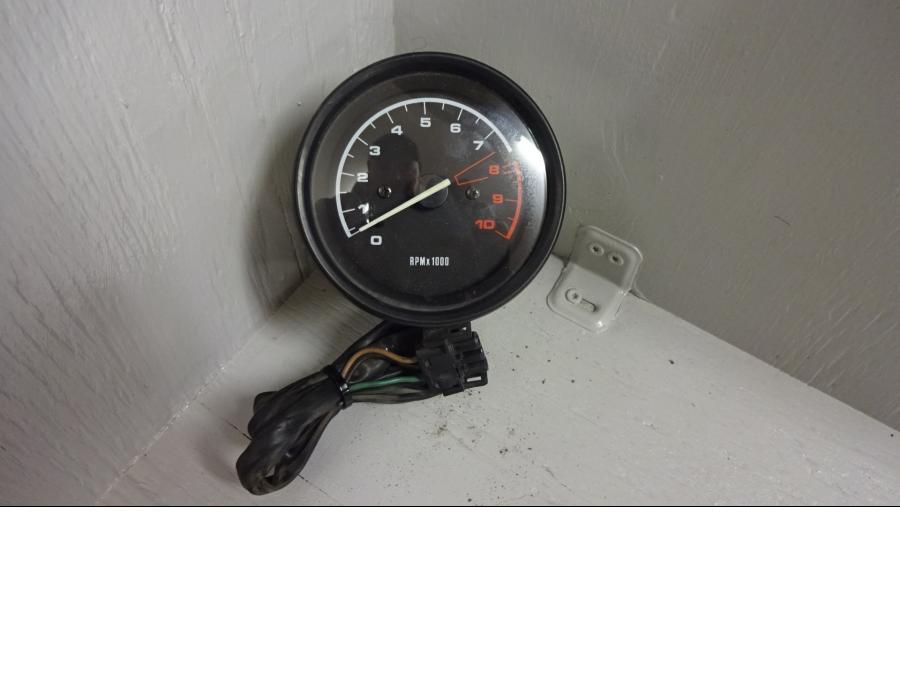 Framsidan på Varvräknare från en BMW R 1150 GS -1999 motorcykel.