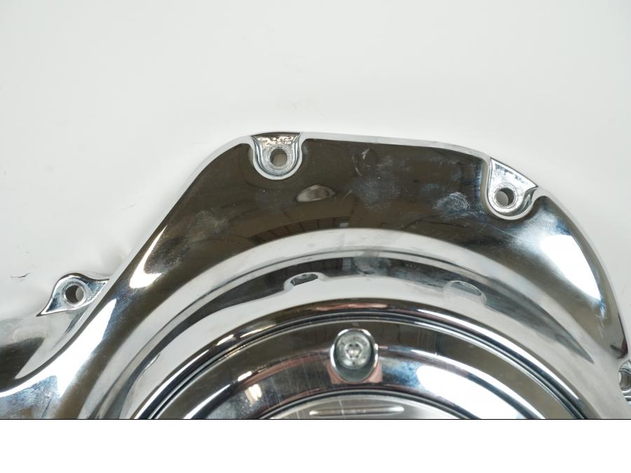 Höger sida på Generatorkåpa från en H-D Touring Street Glide FLHX -2013 motorcykel.