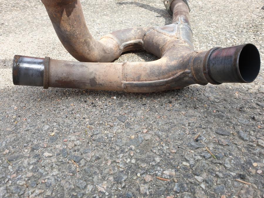 Vänster sida på Grenrör från en Honda XL 1000 V -1999 motorcykel.