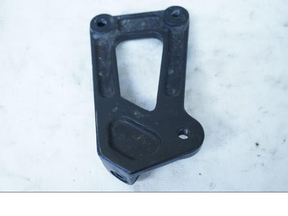 Baksidan på Fotpinnefäste från en Ducati 750 SS -1995 motorcykel.