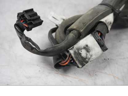 Vänster sida på Kablage från en H-D Touring Street Glide FLHX -2009 motorcykel.