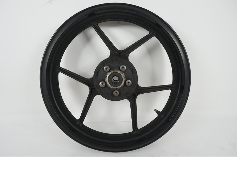 Snett uppifrån på Fälg från en Kawasaki Z 750 -2006 motorcykel.