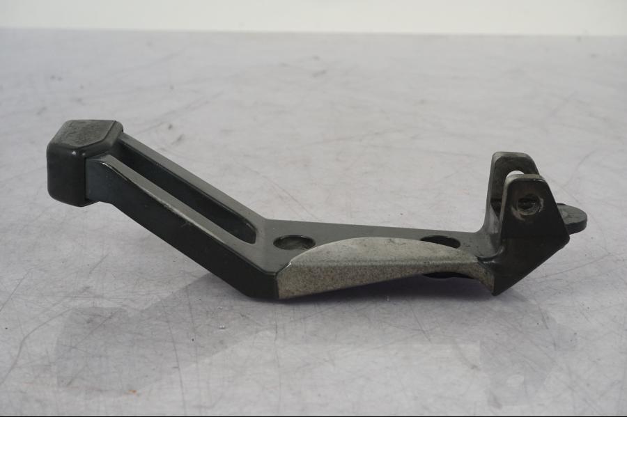 Framsidan på Fotpinnefäste från en BMW R 1100 GS -1998 motorcykel.