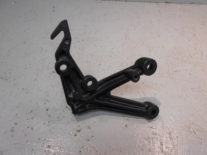 Baksidan på Fotpinnefäste från en Kawasaki Ninja H2 -2018 motorcykel.