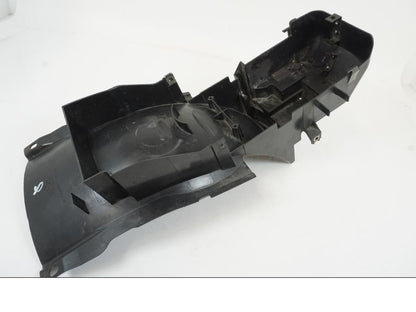 Höger sida på Undertail från en Yamaha BT 1100 -2003 motorcykel.