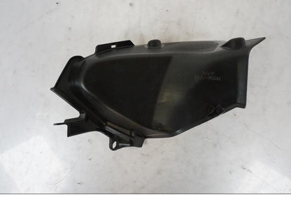 Snett uppifrån på Sidkåpa från en Kawasaki Z 800 -2014 motorcykel.