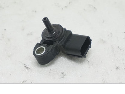 Baksidan på Mapsensor från en Triumph Tiger Explorer -2012 motorcykel.