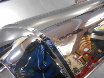 Höger sida på Ljuddämpare från en BMW R 1200 R -2016 motorcykel.