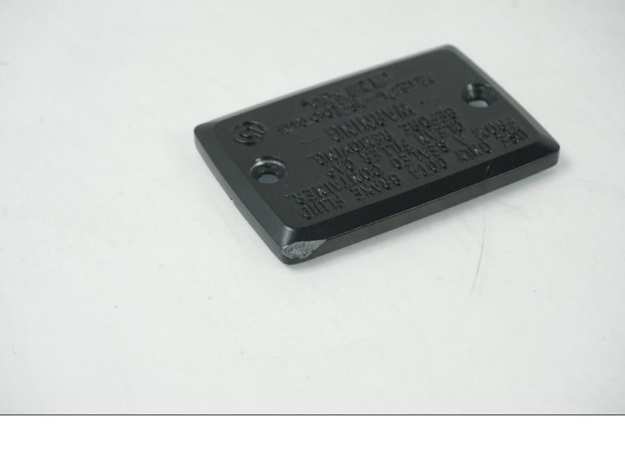 Baksidan på Bromshuvudcylinderskydd från en Yamaha Tracer 700 GT -2024 motorcykel.