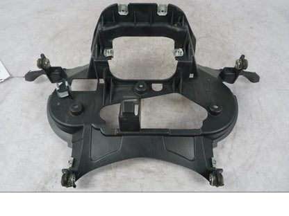 Framsidan på Instrumentpanelsfäste från en BMW K 1600 GTL -2015 motorcykel.