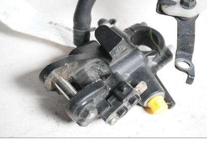 Framsidan på Bromshuvudcylinder från en Kawasaki ZX-10R -2008 motorcykel.