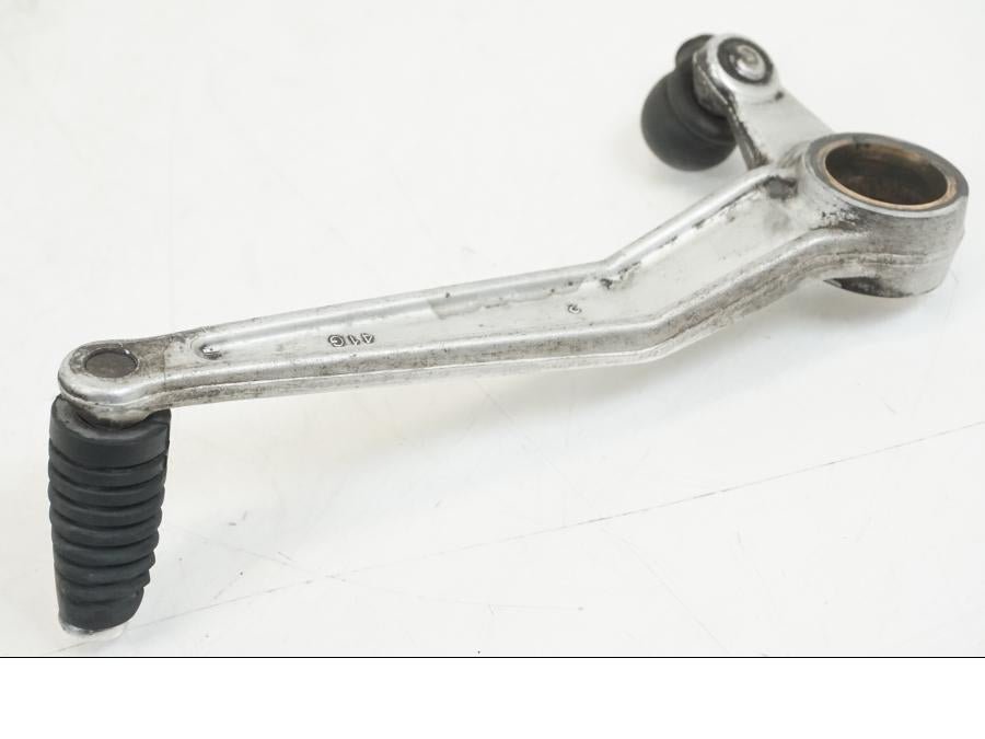 Vänster sida på Växelpedal från en Suzuki GSX-R 1000 -2005 motorcykel.