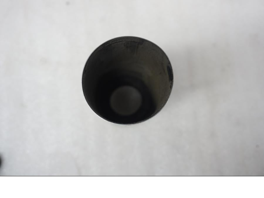 Vänster sida på Gaffelbendekor från en Suzuki VL 800 -2004 motorcykel.