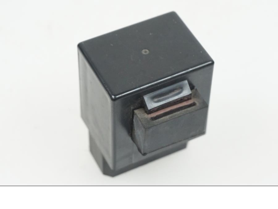 Snett uppifrån på Relä från en Yamaha XJ 900 -1997 motorcykel.