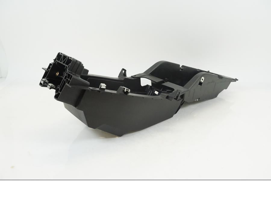 Framsidan på Undertail från en BMW S 1000 XR -2019 motorcykel.