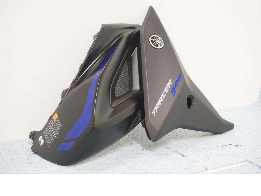 Framsidan på Sidkåpa från en Yamaha MT-09 Tracer -2019 motorcykel.