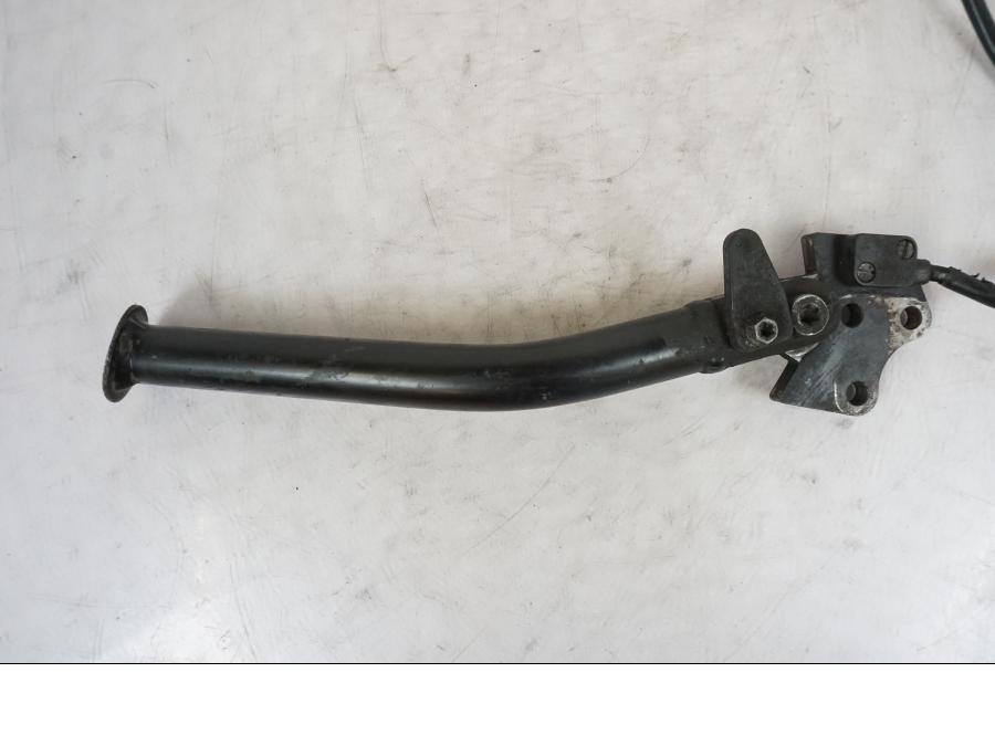 Snett uppifrån på Sidostöd från en KTM 690 Duke -2014 motorcykel.