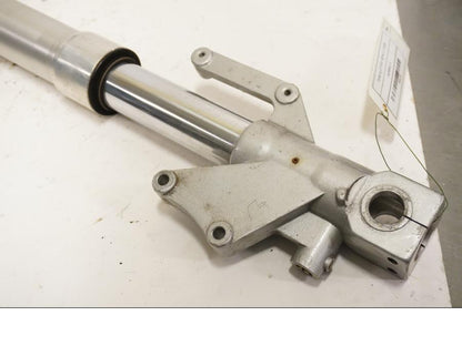 Baksidan på Gaffelben från en Hyosung GT 650 -2006 motorcykel.