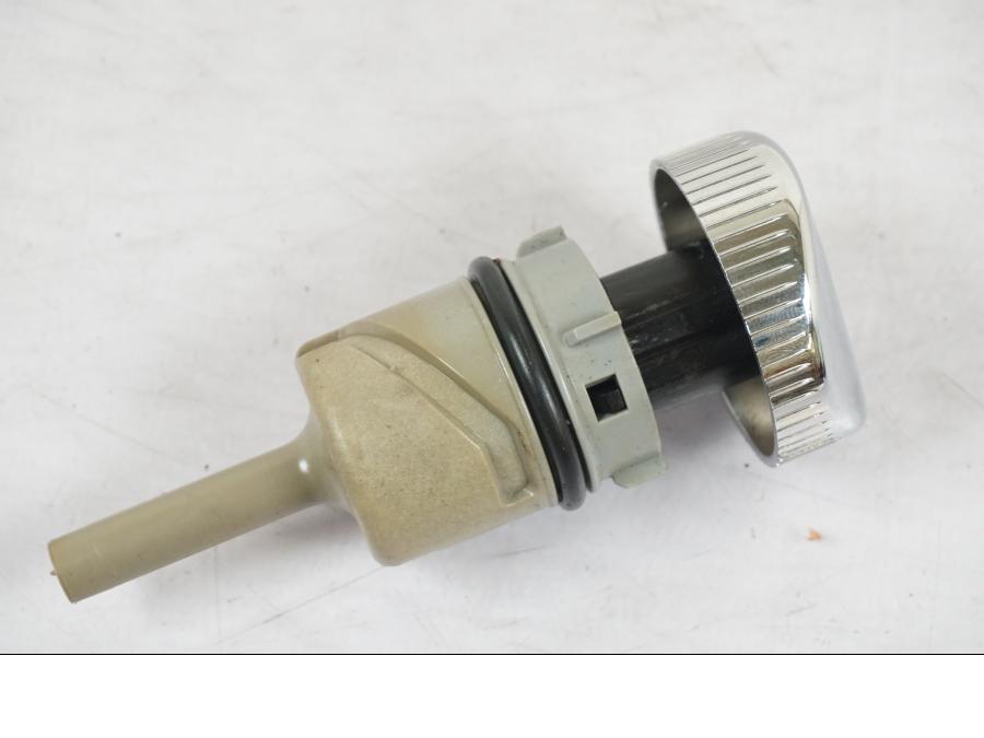 Vänster sida på Oljelock från en H-D Sportster 883 XL -2007 motorcykel.