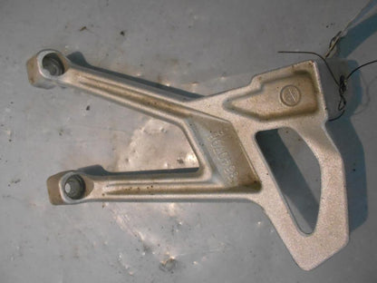 Baksidan på Fotpinnefäste från en BMW R 1200 RS -2016 motorcykel.