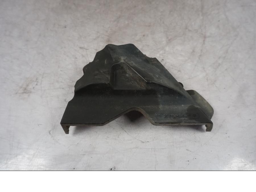 Höger sida på Drevkåpa från en Triumph Tiger Explorer -2016 motorcykel.