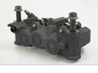 Höger sida på Bromsok från en Yamaha YZF 1000 R1 -2009 motorcykel.