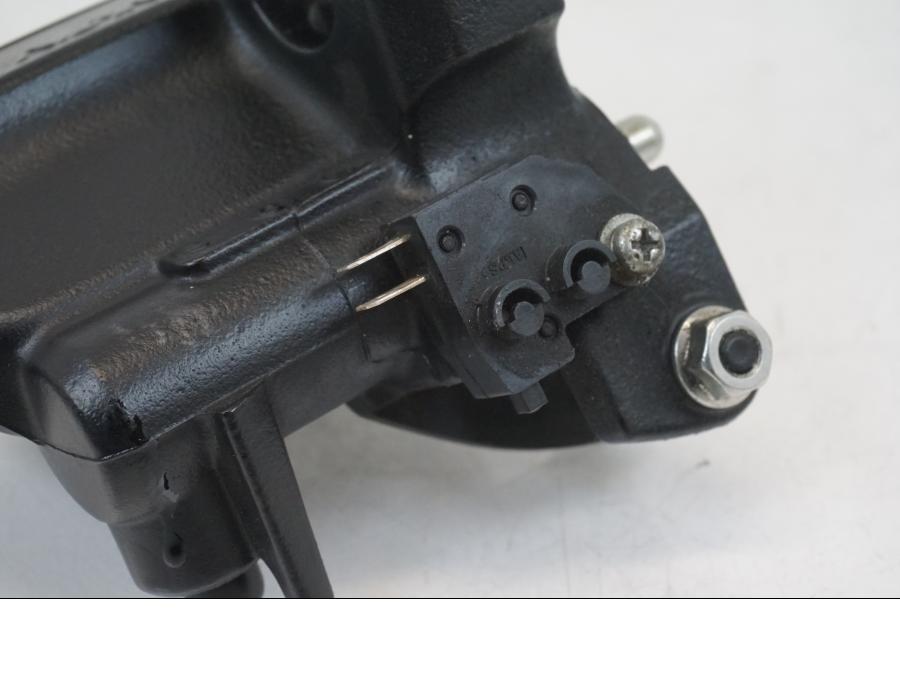 Snett uppifrån på Bromshuvudcylinder från en Kawasaki ER-6F -2016 motorcykel.