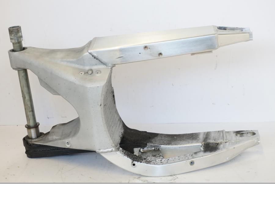 Höger sida på Sving från en Honda CBR 900 RR -2001 motorcykel.